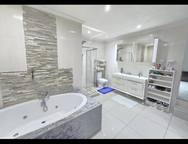3 BEDROOM HOUSE FOR SALE IN FLORENTIA